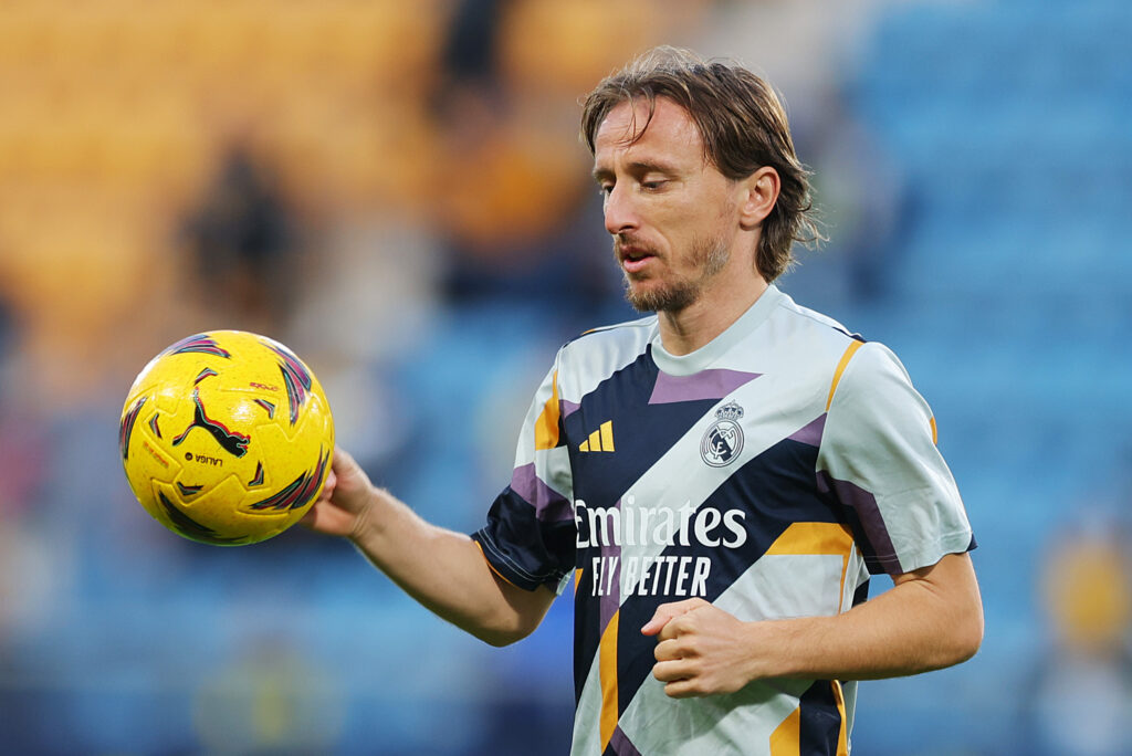 CADIZ, SPAIN - NOVEMBER 26: Luka Modric of Real Madrid warms up prior to the LaLiga EA Sports match between Cadiz CF and Real Madrid CF at Estadio Nuevo Mirandilla on November 26, 2023 in Cadiz, Spain.