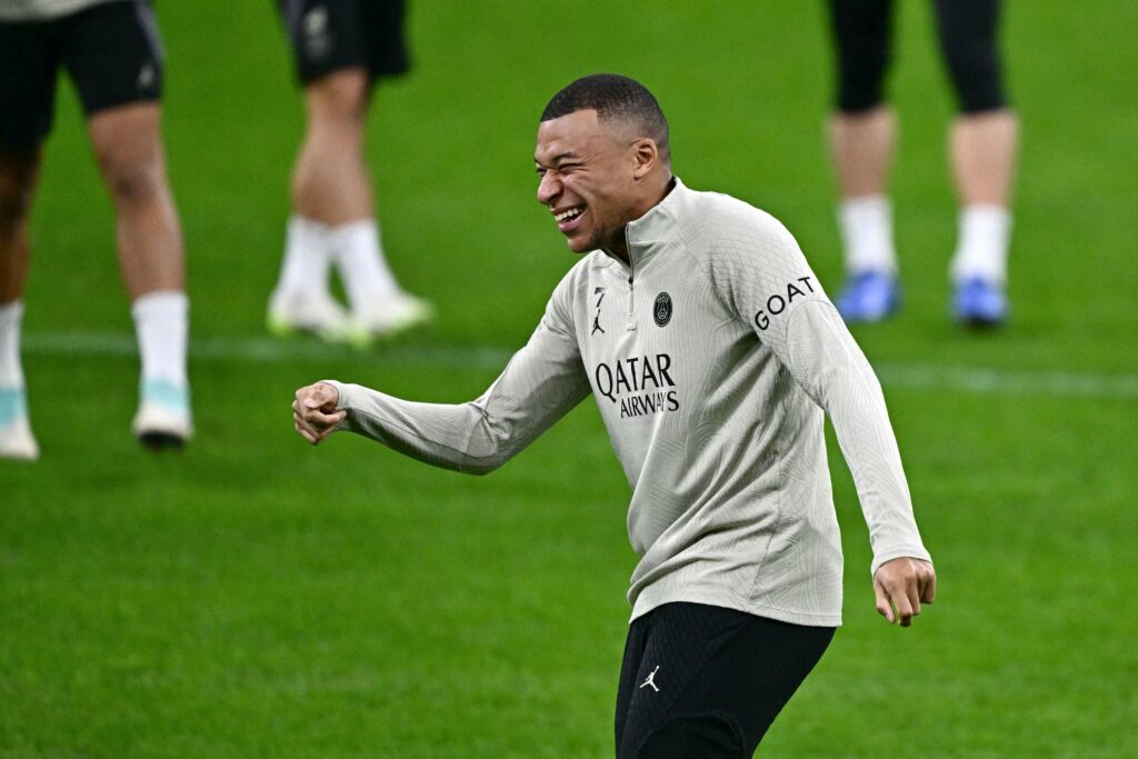 Paris Saint-Germain's French forward #07 Kylian Mbappe takes part in a training session on the eve of the UEFA Champions League 1st round day 4 Group F football match between AC Milan and Paris Saint-Germain, on November 6, 2023 at the San Siro stadium in Milan.