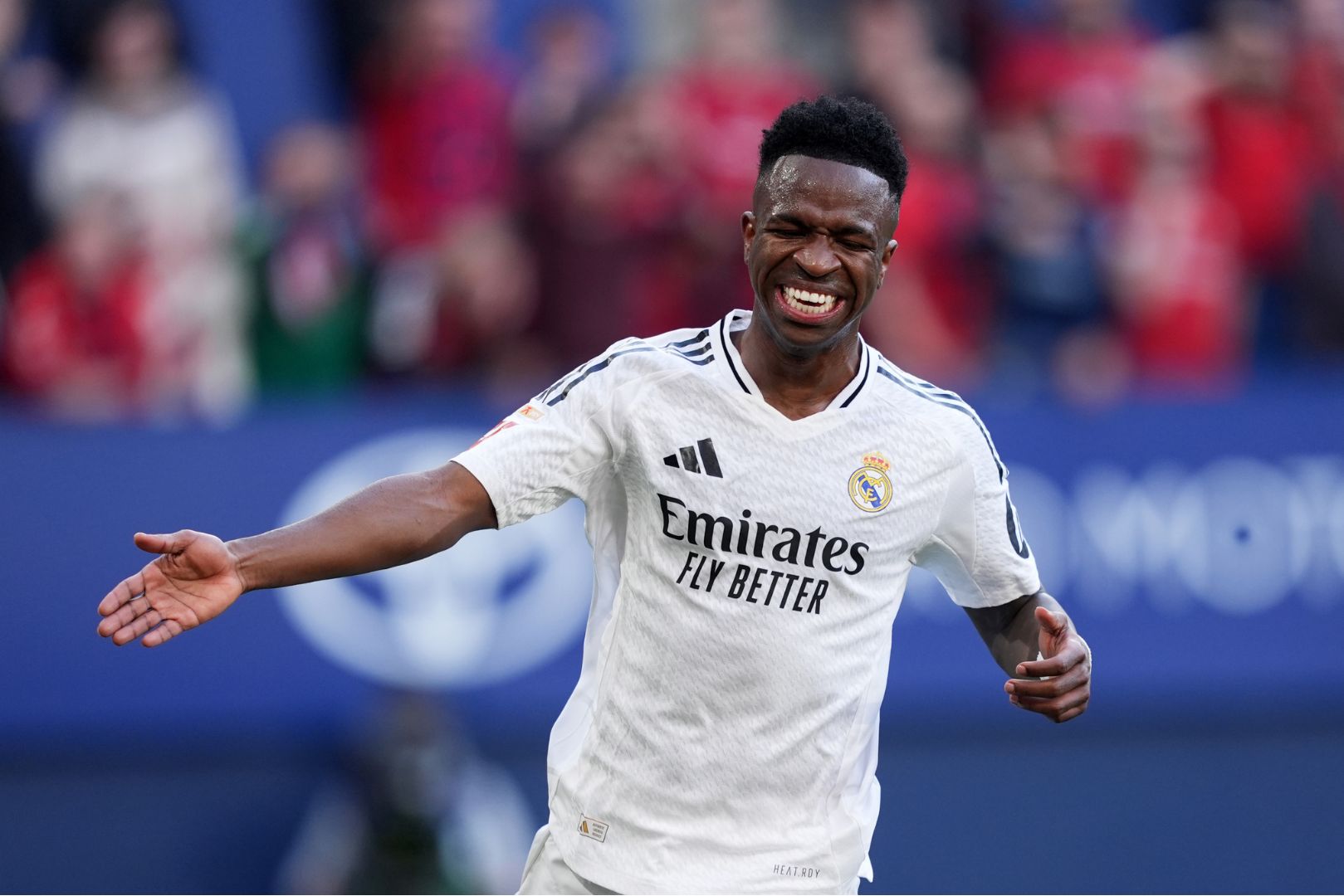 PAMPLONA, SPAIN - FEBRUARY 15: Vinicius Junior of Real Madrid reacts during the LaLiga match between CA Osasuna and Real Madrid CF at Estadio El Sadar on February 15, 2025 in Pamplona, Spain.